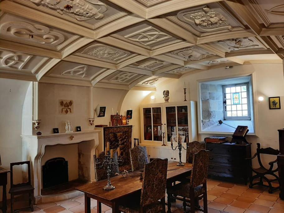 Chateau De Mornay Saint-Pierre-de-l'Isle Dış mekan fotoğraf