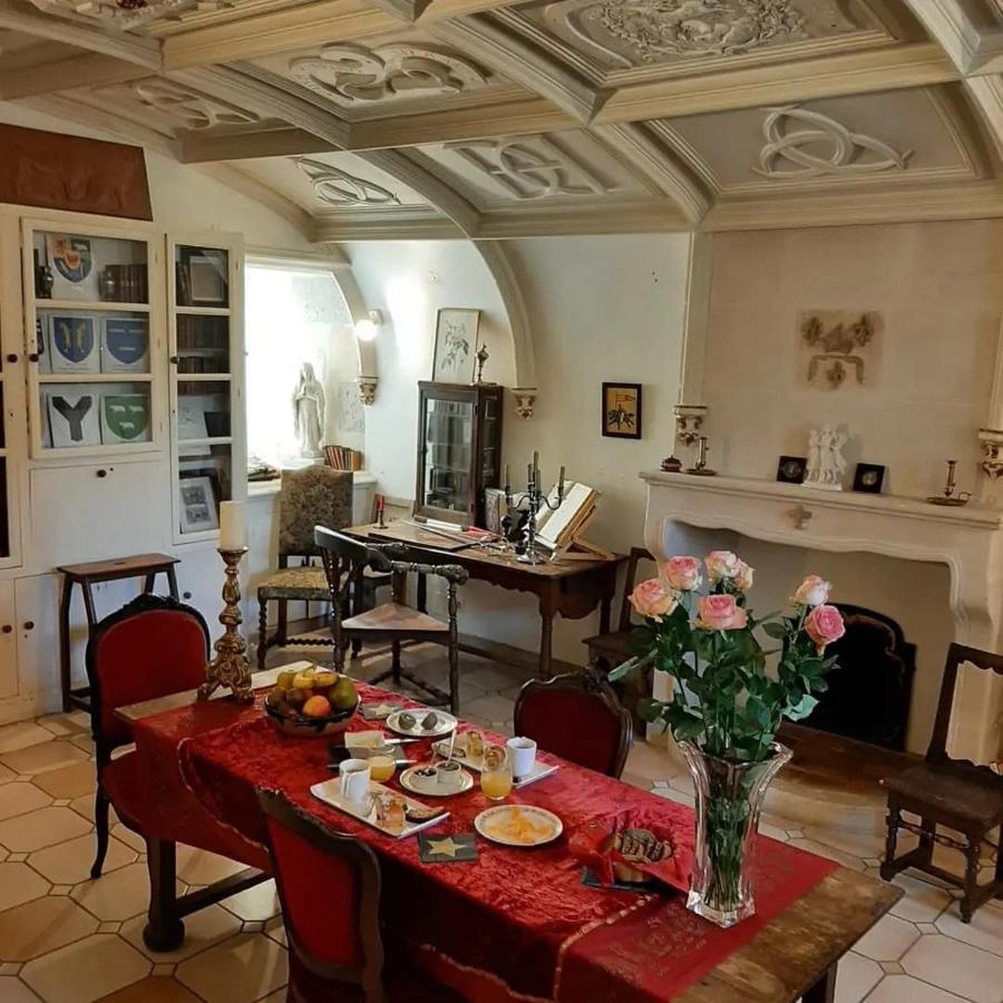 Chateau De Mornay Saint-Pierre-de-l'Isle Dış mekan fotoğraf